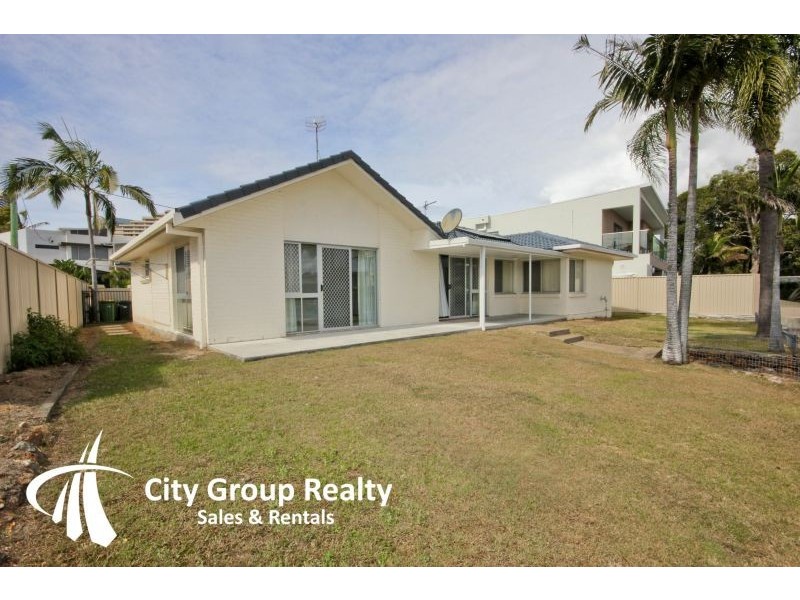 11 Lotus Key, Broadbeach Waters QLD 4218