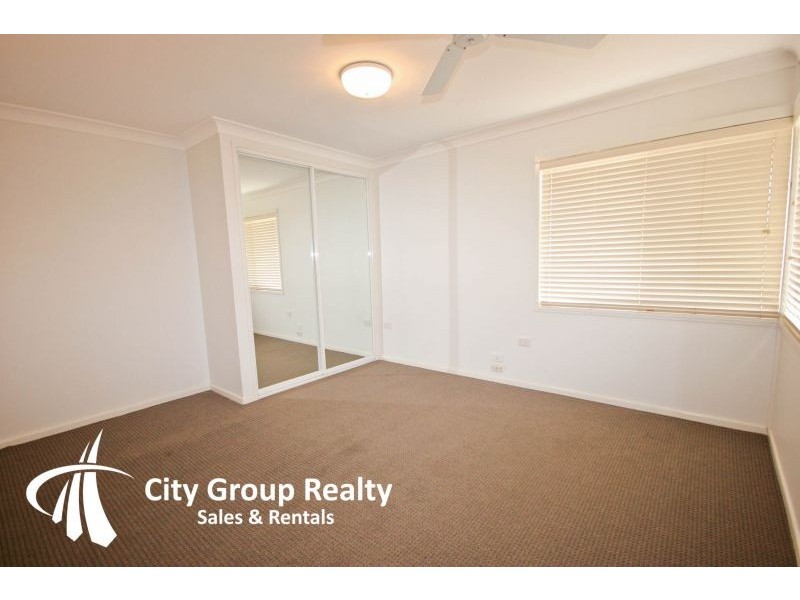 11 Lotus Key, Broadbeach Waters QLD 4218
