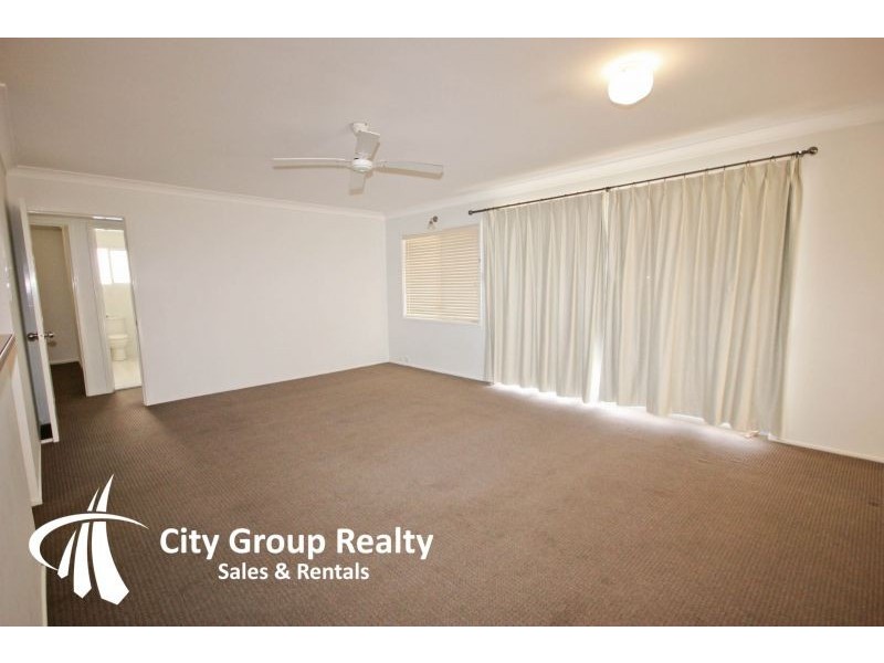 11 Lotus Key, Broadbeach Waters QLD 4218