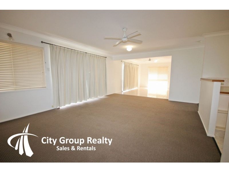 11 Lotus Key, Broadbeach Waters QLD 4218