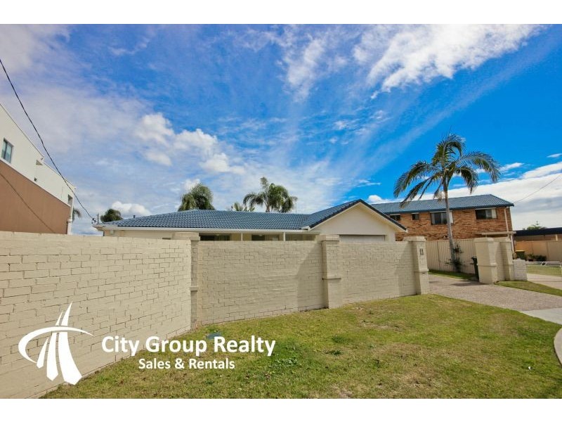 11 Lotus Key, Broadbeach Waters QLD 4218