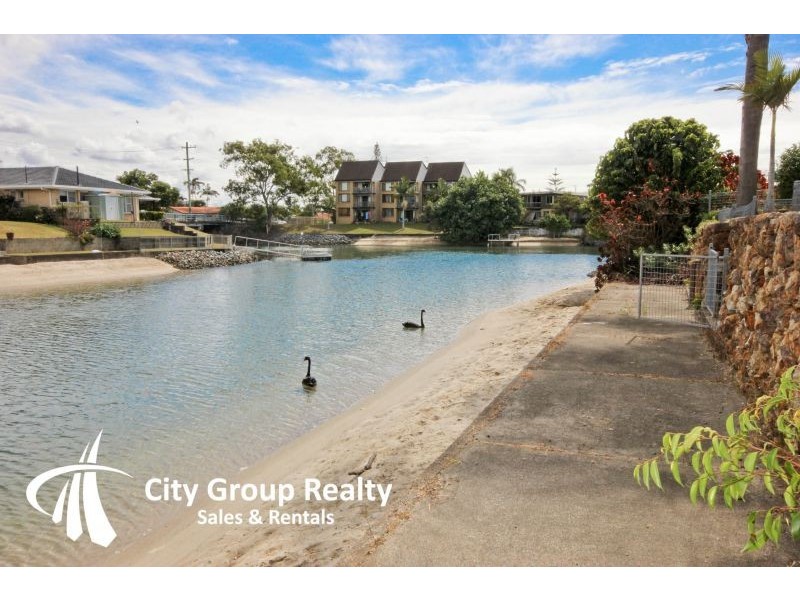 11 Lotus Key, Broadbeach Waters QLD 4218