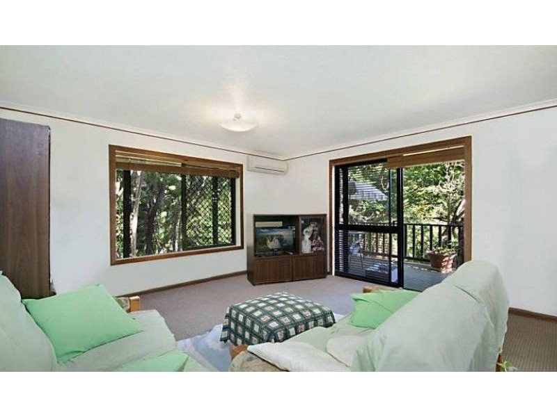 11 Daisy Street, Elanora QLD 4221