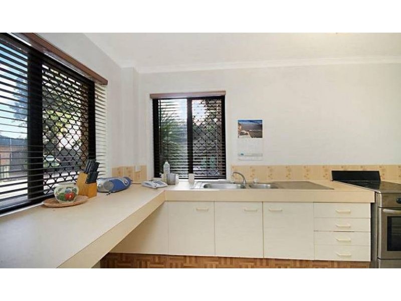 11 Daisy Street, Elanora QLD 4221