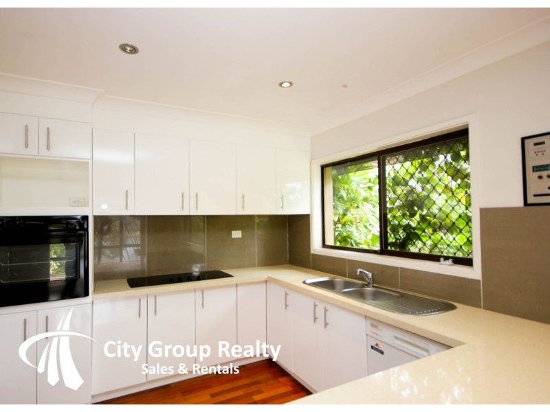 180 Burleigh Street, Burleigh Waters QLD 4220