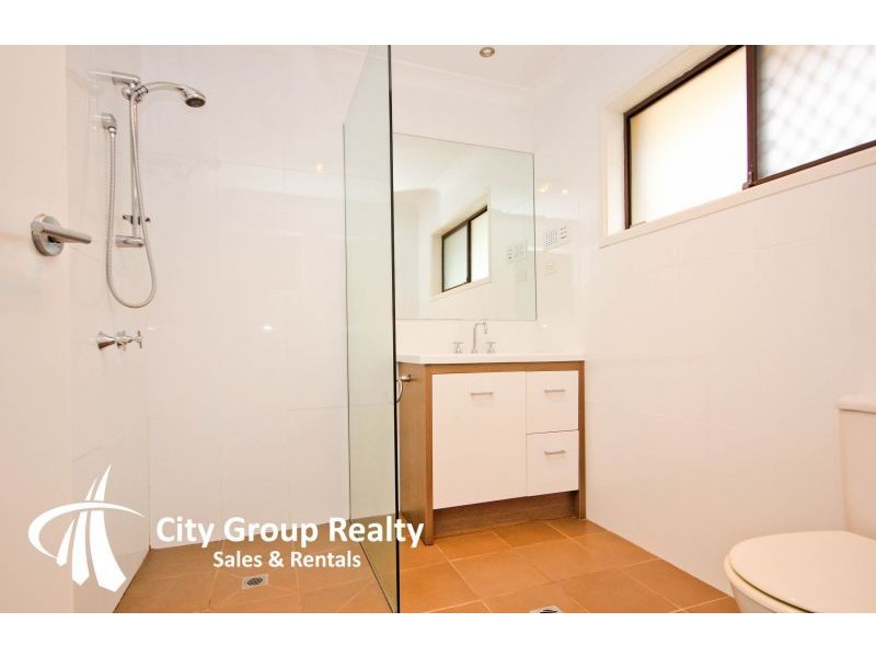 180 Burleigh Street, Burleigh Waters QLD 4220