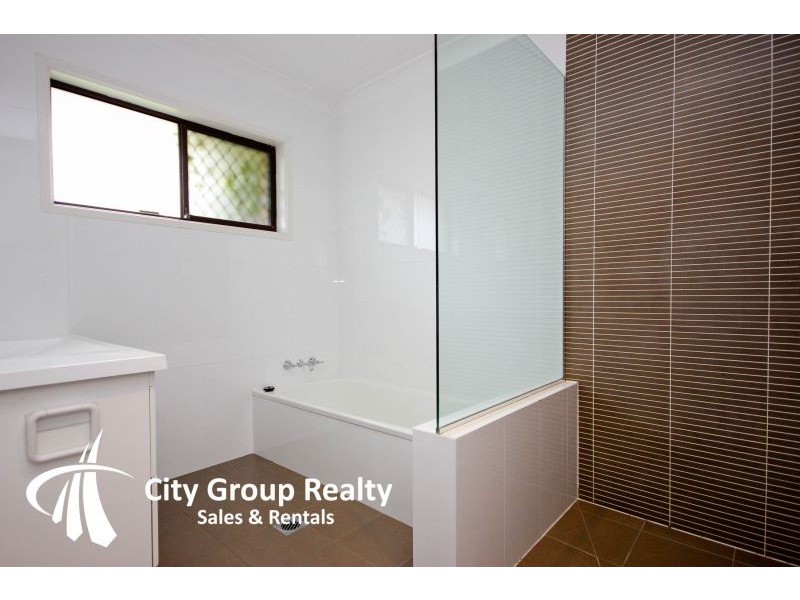 180 Burleigh Street, Burleigh Waters QLD 4220