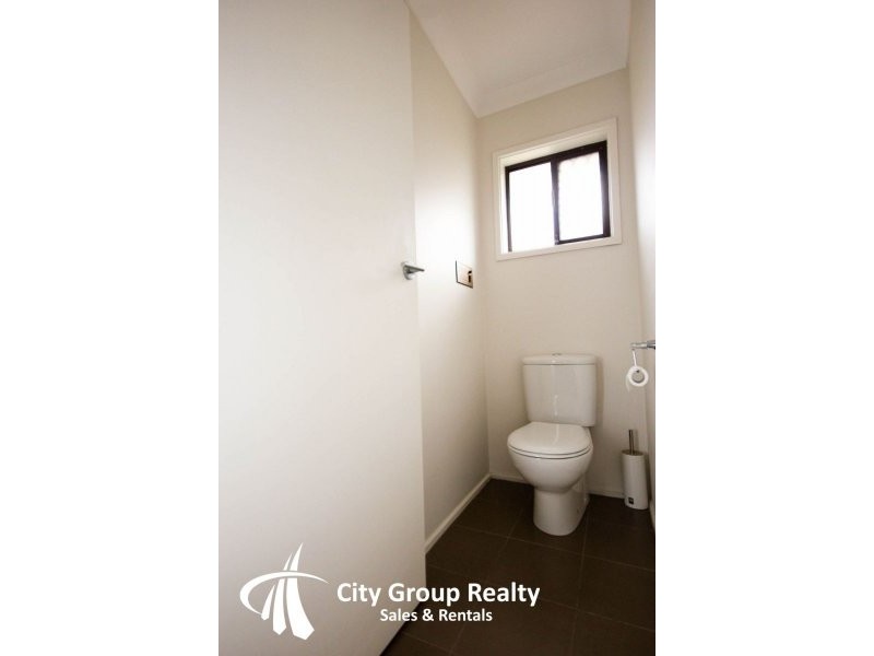 180 Burleigh Street, Burleigh Waters QLD 4220