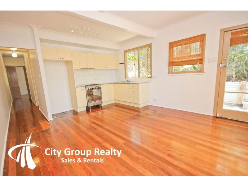 2/6 Brake Street, Burleigh Heads QLD 4220