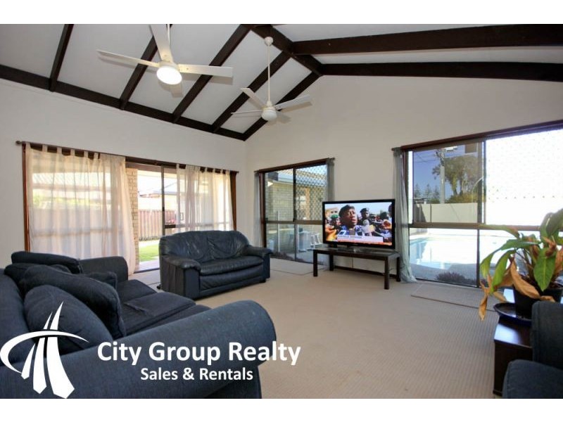 16 Tiwi Street, Bundall QLD 4217