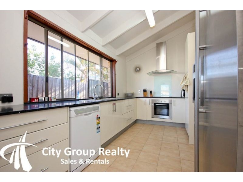 16 Tiwi Street, Bundall QLD 4217