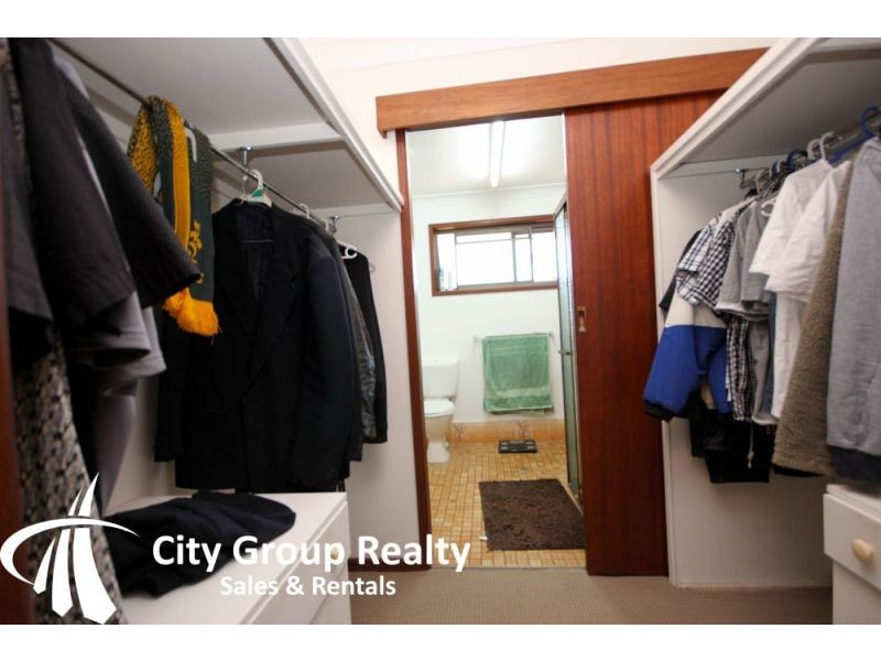 16 Tiwi Street, Bundall QLD 4217