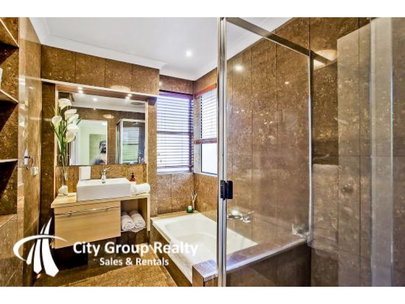 39 Hill Avenue, Burleigh Heads QLD 4220