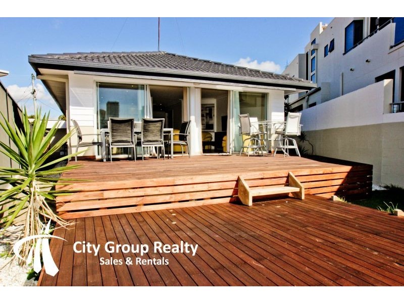 25 Sunrise Boulevard, Surfers Paradise QLD 4217