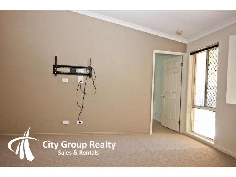 1/25 Palmerston Drive, Pacific Pines QLD 4211