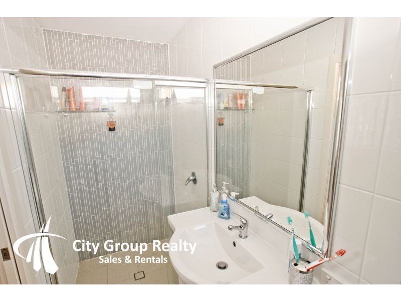 2/24 Alison Road, Carrara QLD 4211