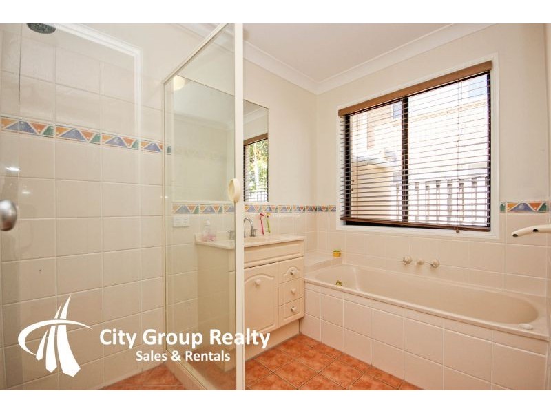 5 Robinia Court, Robina QLD 4226