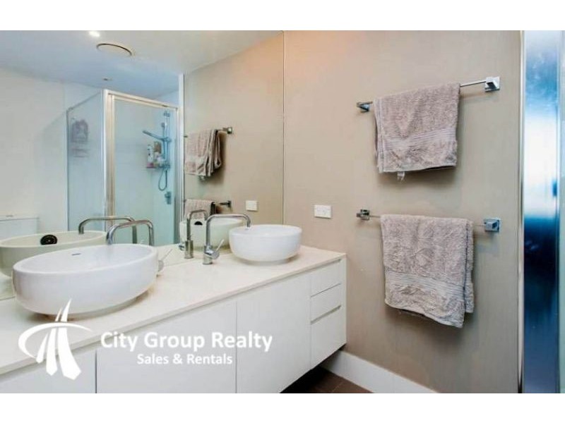 438 Marine Parade, Biggera Waters QLD 4216