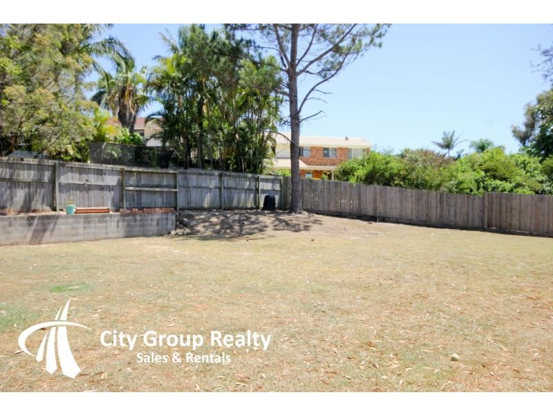 11 Queenscliff Crescent, Robina QLD 4226