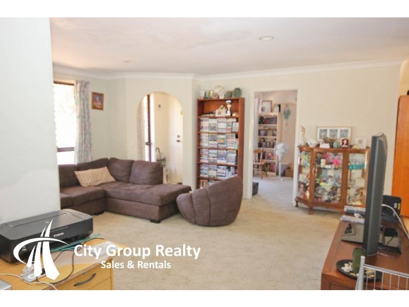 11 Queenscliff Crescent, Robina QLD 4226