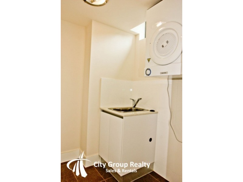 P1/28 Bayview Street, Runaway Bay QLD 4216