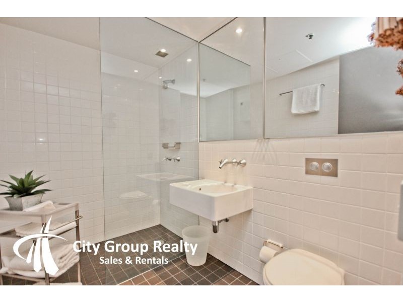 1401/159 Old Burleigh Road, Broadbeach QLD 4218