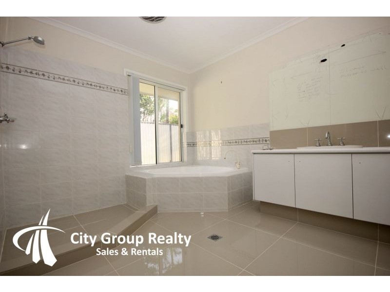 23 Camberwell Circuit, Robina QLD 4226