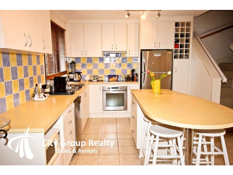 5/3 Cotinga Cresent, Burleigh Waters QLD 4220