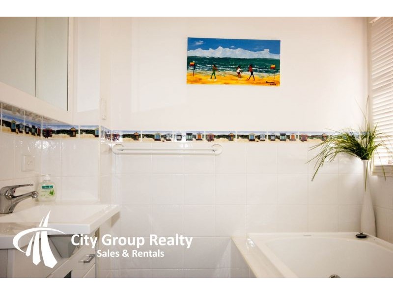 5/3 Cotinga Cresent, Burleigh Waters QLD 4220