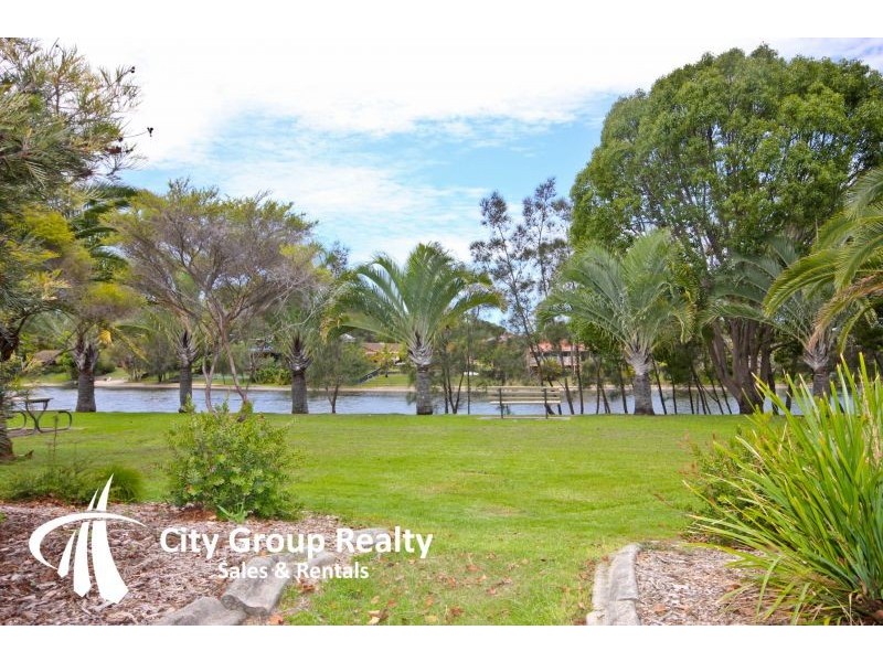 5/3 Cotinga Cresent, Burleigh Waters QLD 4220