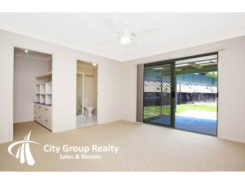 25 Glengarry Close, Highland Park QLD 4211