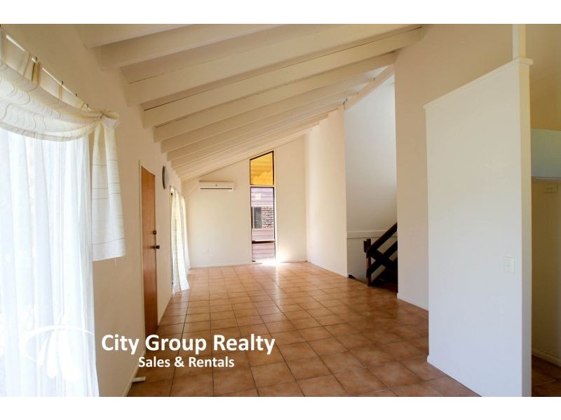 5 Murrumba Drive, Ashmore QLD 4214