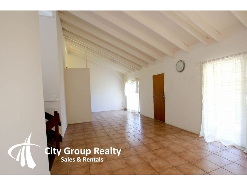 5 Murrumba Drive, Ashmore QLD 4214