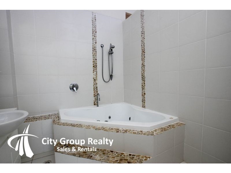 5 Murrumba Drive, Ashmore QLD 4214