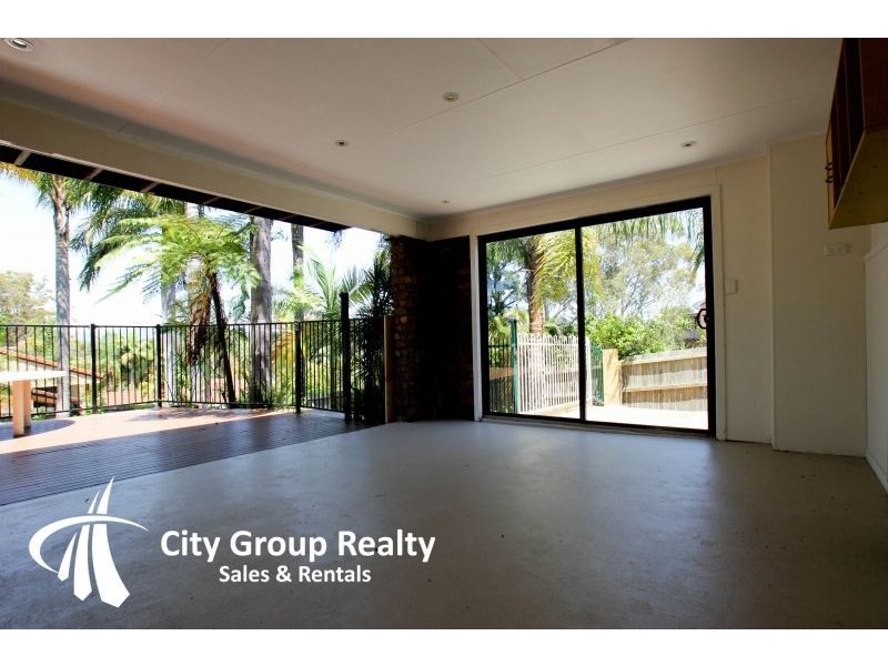 5 Murrumba Drive, Ashmore QLD 4214