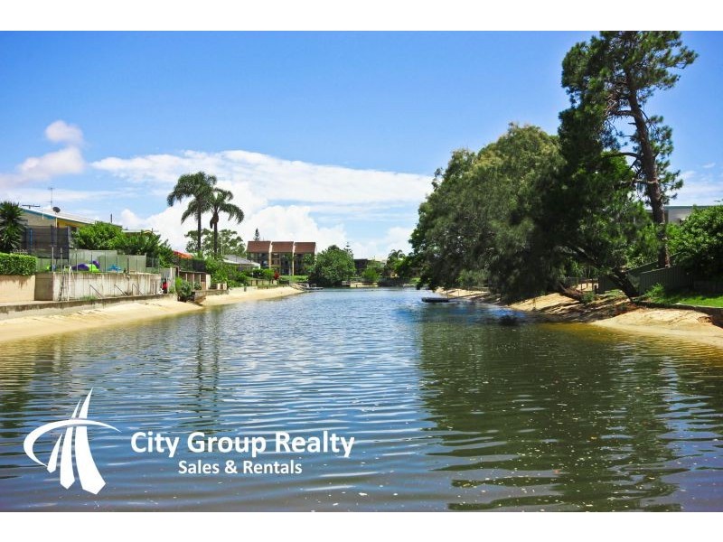 11 Merrimac Bld, Broadbeach Waters QLD 4218