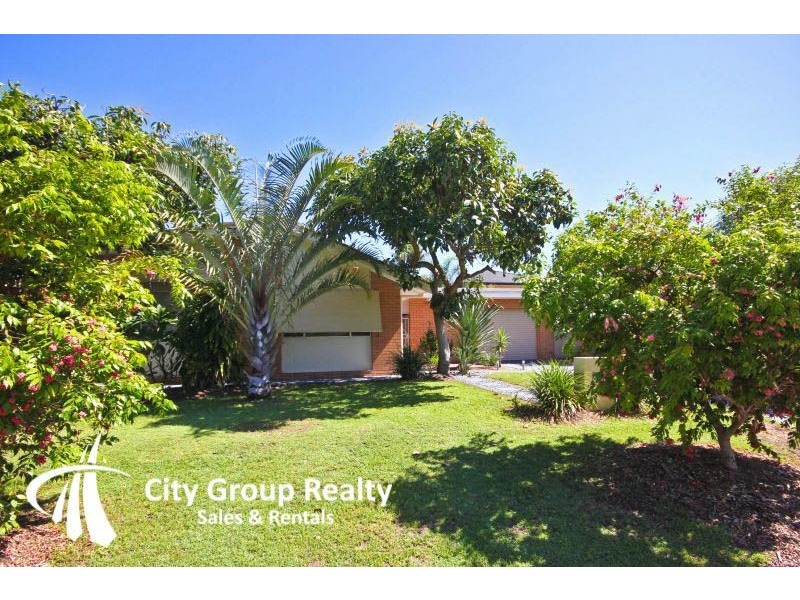 11 Merrimac Bld, Broadbeach Waters QLD 4218