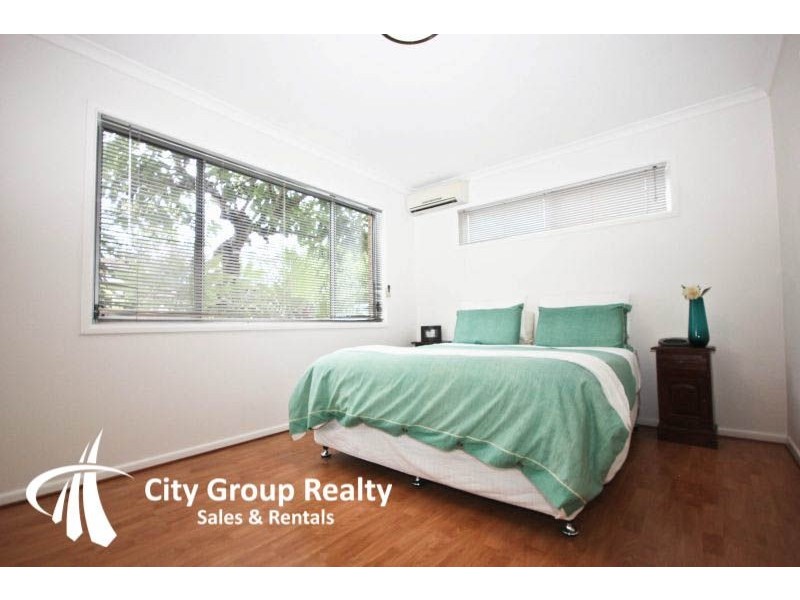 11 Merrimac Bld, Broadbeach Waters QLD 4218