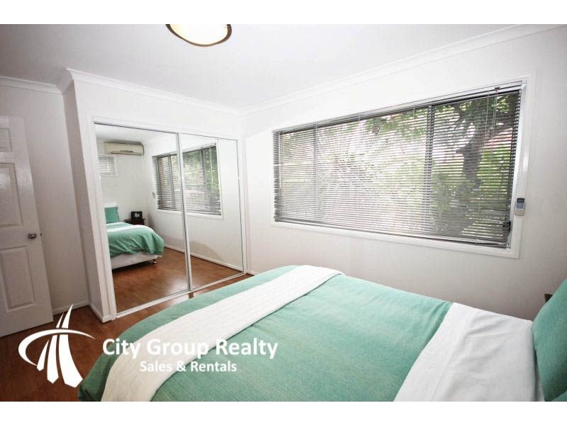11 Merrimac Bld, Broadbeach Waters QLD 4218