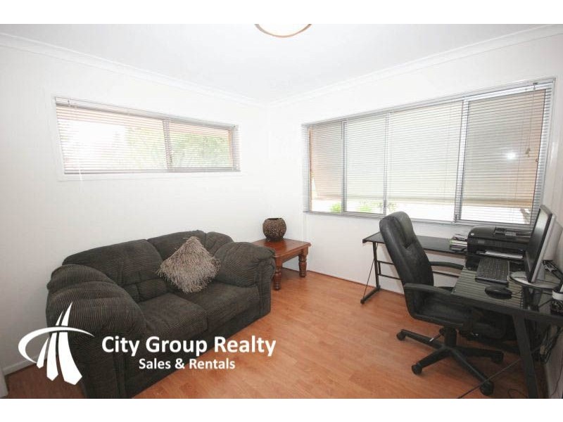 11 Merrimac Bld, Broadbeach Waters QLD 4218