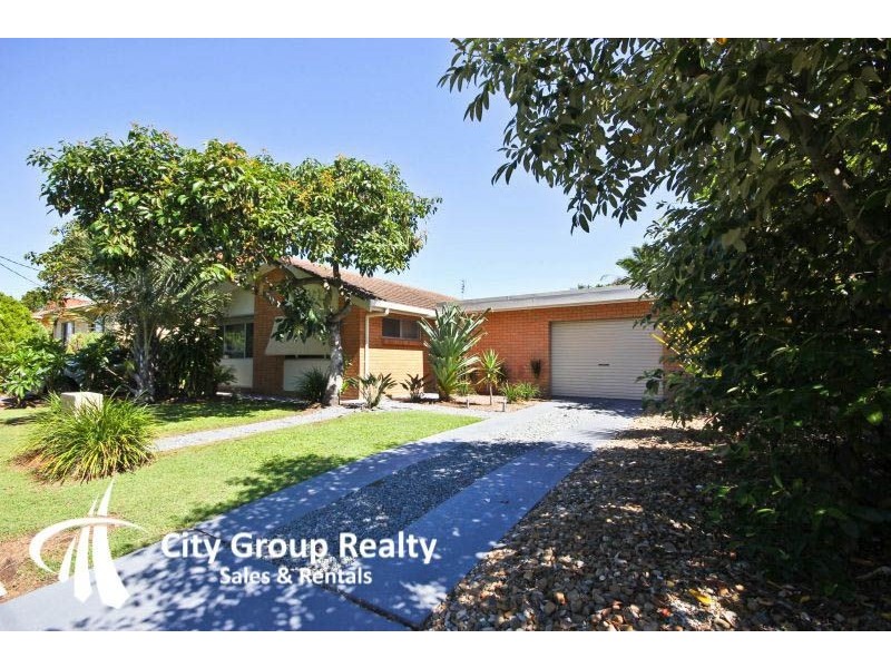 11 Merrimac Bld, Broadbeach Waters QLD 4218