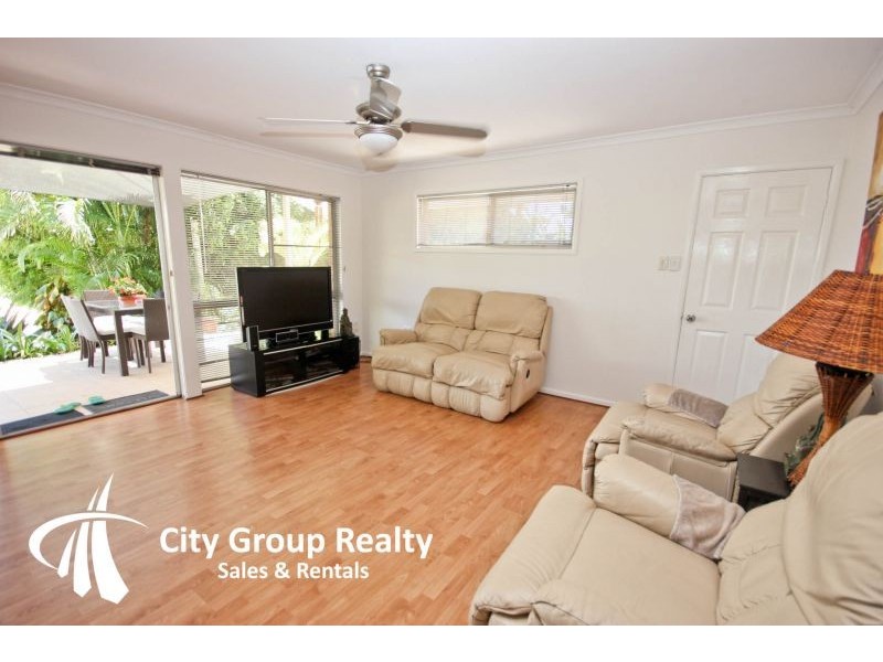 11 Merrimac Bld, Broadbeach Waters QLD 4218