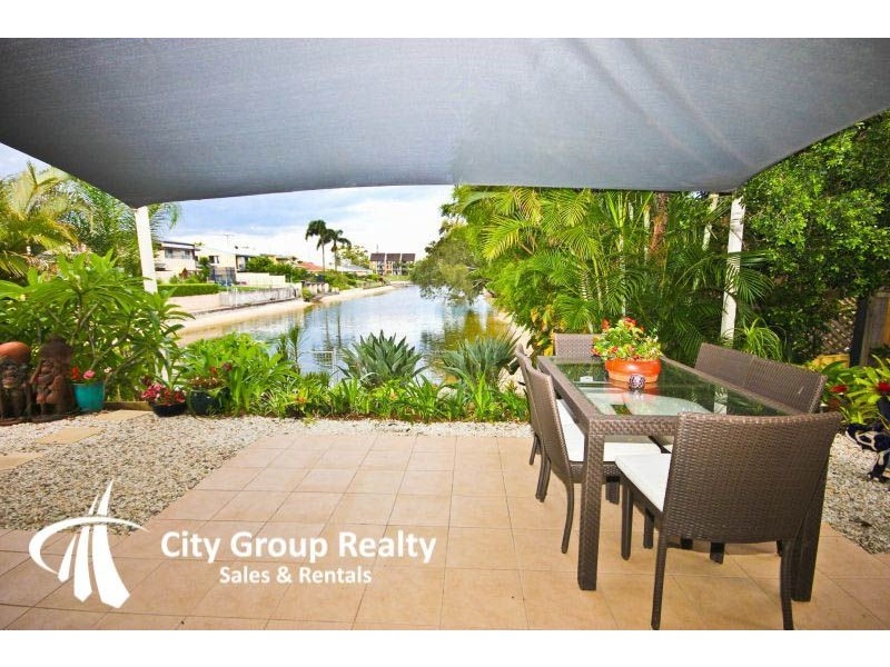 11 Merrimac Bld, Broadbeach Waters QLD 4218