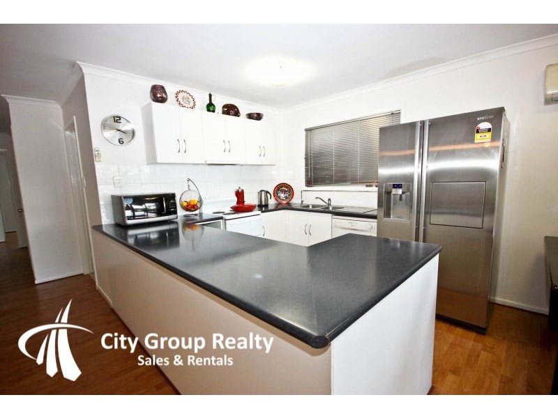 11 Merrimac Bld, Broadbeach Waters QLD 4218