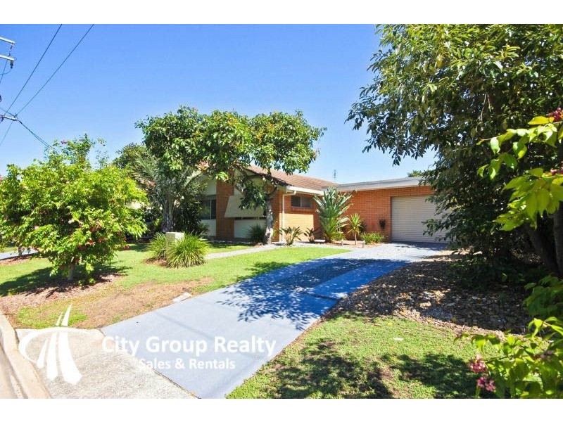 11 Merrimac Bld, Broadbeach Waters QLD 4218