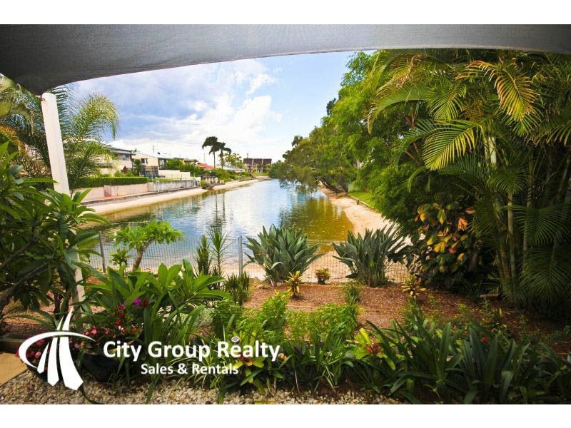 11 Merrimac Bld, Broadbeach Waters QLD 4218