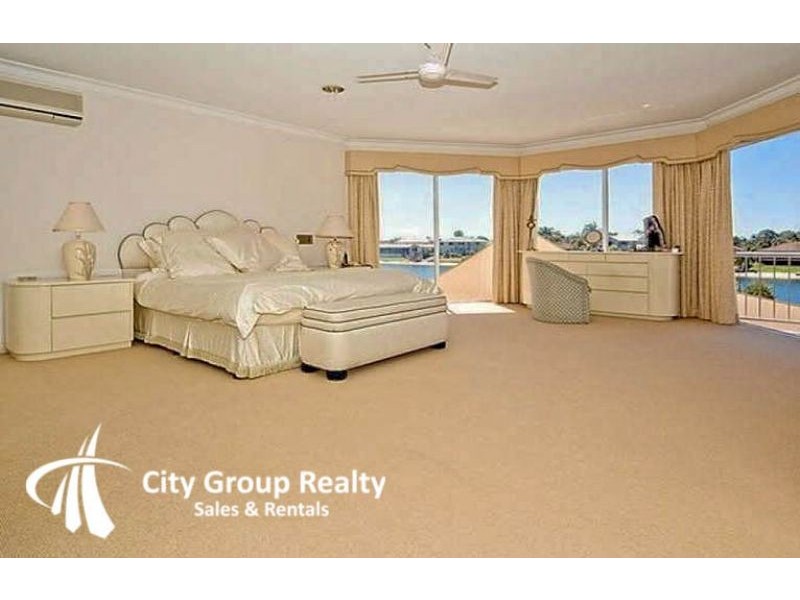 84 Waitomo Street, Broadbeach Waters QLD 4218