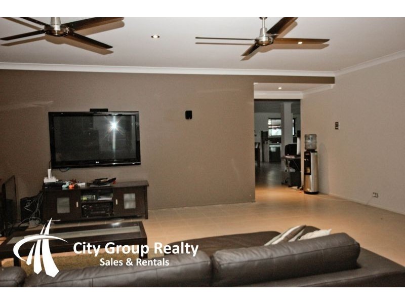 29 Larch Street, Tallebudgera QLD 4228