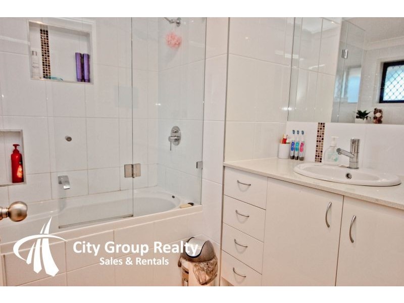 29 Larch Street, Tallebudgera QLD 4228