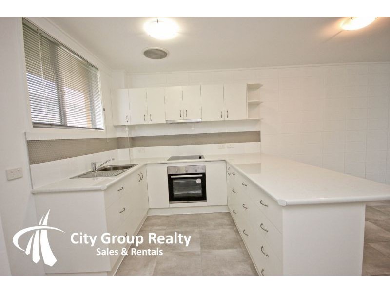 286 The Esplanade, Miami QLD 4220